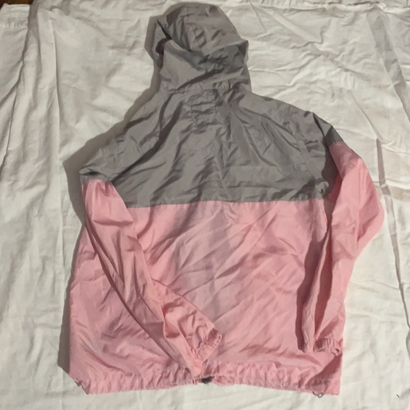 Essential light rain jacket | adult medium | good condition - Picture 2 of 3